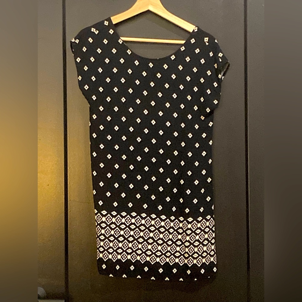 Forever 21 sz S boho shift dress in black/cream
